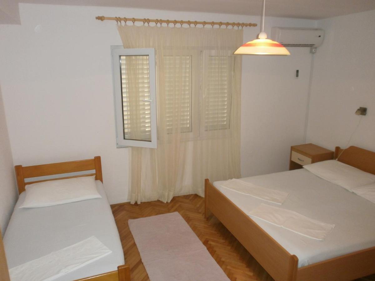 Apartments By The Sea Podgora, Makarska - 12326 外观 照片